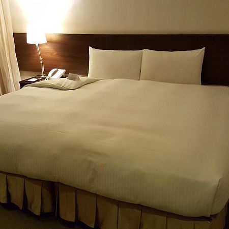 Berkeley Business Hotel Zhongzheng Hsinchu stad Exteriör bild