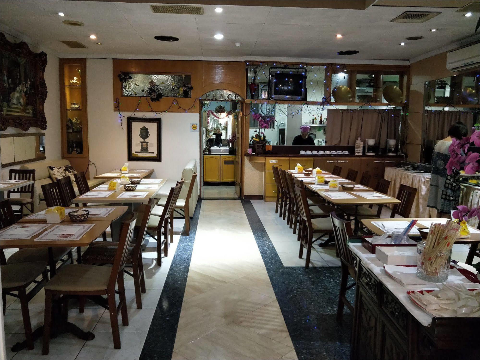 Berkeley Business Hotel Zhongzheng Hsinchu stad Exteriör bild