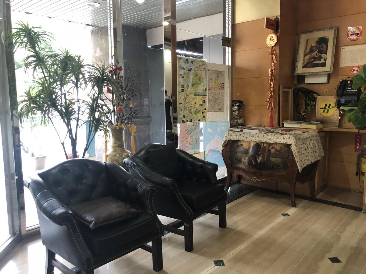 Berkeley Business Hotel Zhongzheng Hsinchu stad Exteriör bild